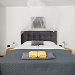 House Trget