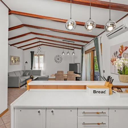 House בית נופש *