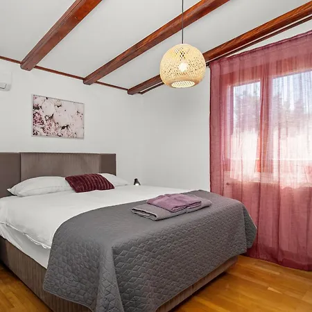 House בית נופש *