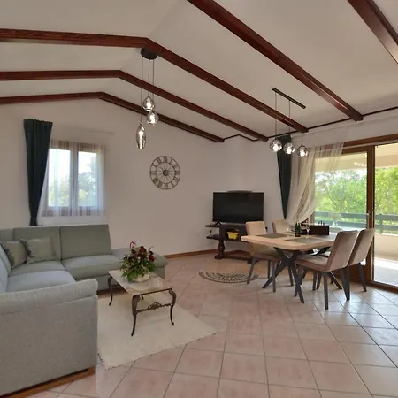 House * Trget