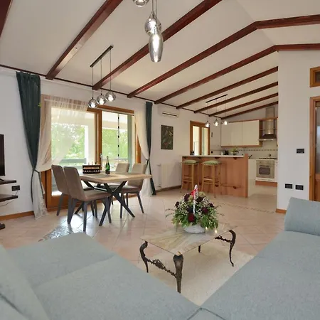 House Holiday home Trget