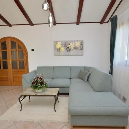 House Holiday home Trget