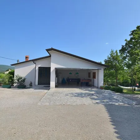 House Holiday home Trget