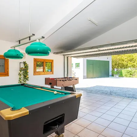 Dom wakacyjny House *